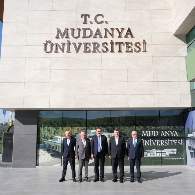 Faruk Çelik Mudanya Üniversitesi'nde gençlerle buluştu