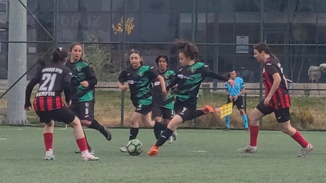 TFF Kadınlar 2. Lig: Vangücü SK:  4 - Kahramanmaraş Anadolu SK:  2