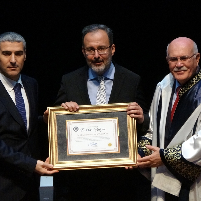 Uşak Üniversitesinde 2025-2026 akademik yılı törenle başladı