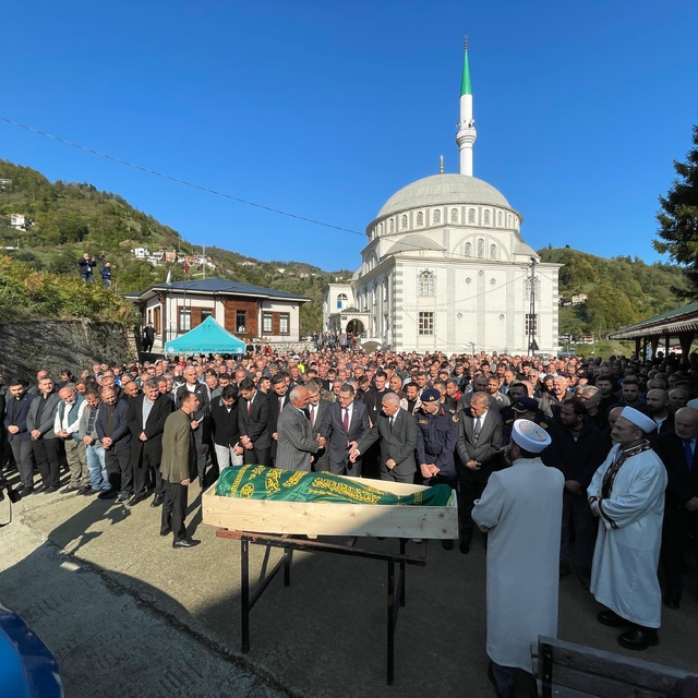 Metro inşaatında ölen işçi, son yolcuğuna uğurlandı