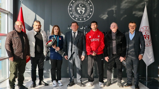 Şampiyonlara coşkulu karşılama