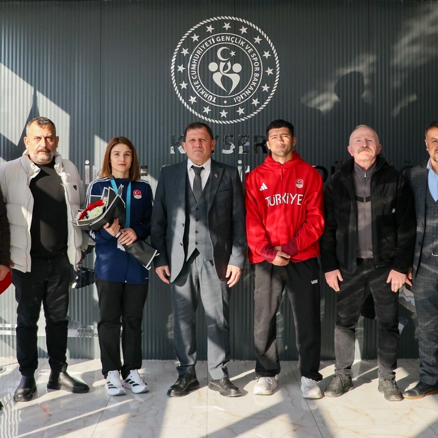 Şampiyonlara coşkulu karşılama