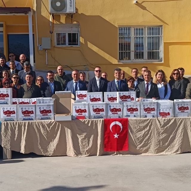 "Hediyem 81 İlin 81 Öğretmenine" projesinde paketler Milas'tan yola çıktı