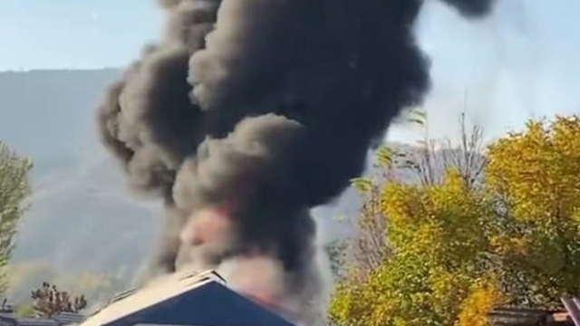 Amasya'daki yangında plasik malzemelerinin bulunduğu depo yandı