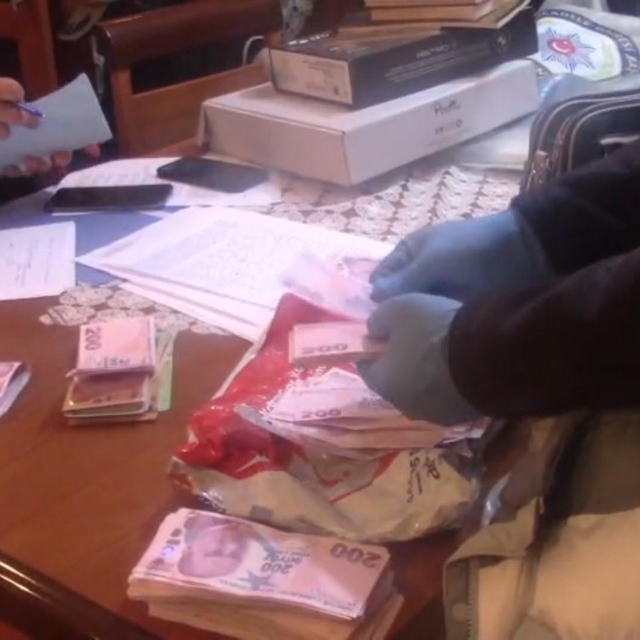 Eskişehir merkezli FETÖ operasyonunda 5 tutuklama