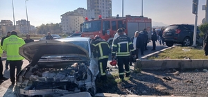 Kayseri'de iki otomobil çarpıştı: 5 yaralı
