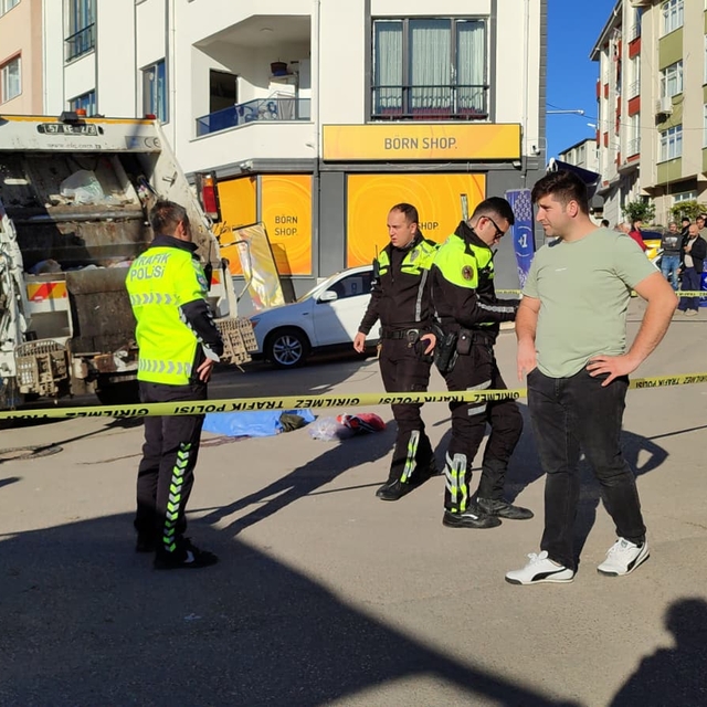 Sinop'ta sürücüsünün çöp kamyonuyla çarptığı kadın öldü