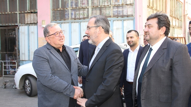 Eski Bakan Kasapoğlu, Kula Esnaf ve Sanatkârlar Odası'nı ziyaret etti