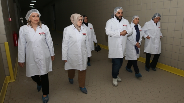 AK Parti Genel Merkez Kadın Kolları Başkanı Ercan Çanakkale'de ziyaretlerde bulundu