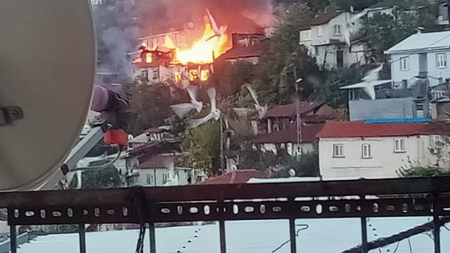 Bursa'da yanan 2 katlı evin 78 yaşındaki sahibi kayıp