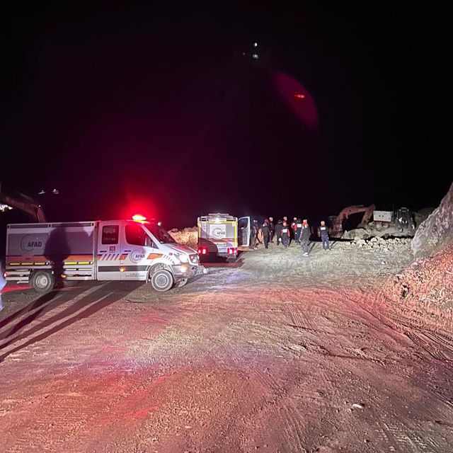Sivas'ta maden ocağında göçük; Şantiye müdürü göçük altında kaldı