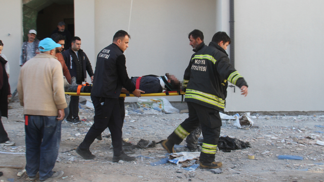 Konya'da 5 katlı inşaatın asansör boşluğuna düşen kişi yaralandı