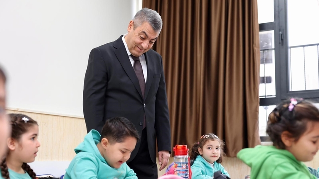 Vali Toros: "Yıkılan bin 469 derslik yerine bin 534 modern derslik yaptık"
Mersin'de 6 Şubat depreminde hasar aldığı için yıkılan Gazipaşa İlkokulu, yeniden inşa edilerek eğitime kazandırıldı