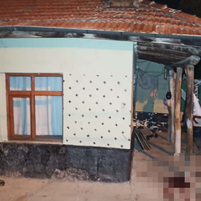 16 yaşındaki çocuk, kendisi, kardeşi ve annesine şiddet uygulayan babasını...