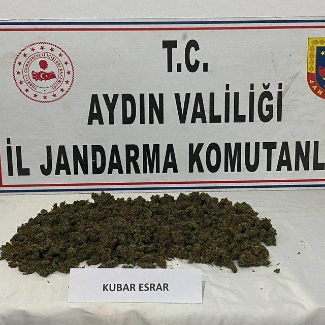 Durdurulan araçtan uyuşturucu çıktı