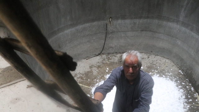 Yazın serinleyebilmek için kar doldurulan kuyularda hazırlıklar başladı