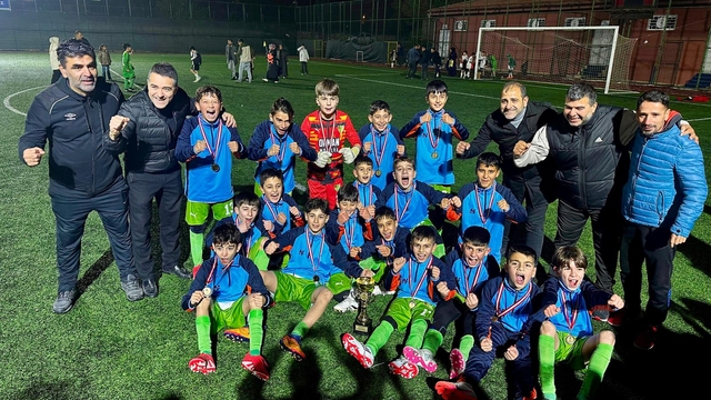 Doğanşehir Belediyespor 12 yaş altı futbol takımı şampiyon oldu