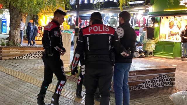 Kütahya'da asayiş uygulamalarında 50 aranan şahıs yakalandı