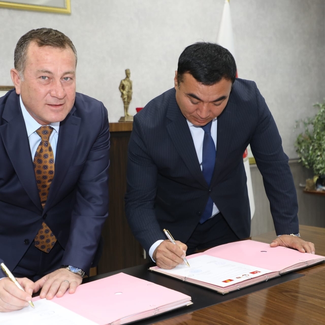 Nizip ile Kırgızistan'ın Narın Belediyesi arasında "kardeş şehir" protokolü...