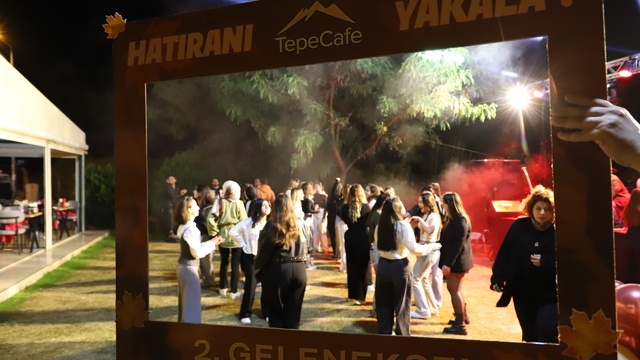 Başkan Tetik, Tepe Şenliği'nde gençlerle buluştu