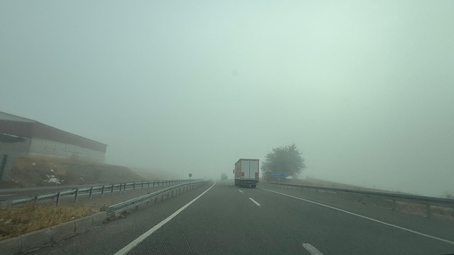 Diyarbakır'da sis etkili oldu