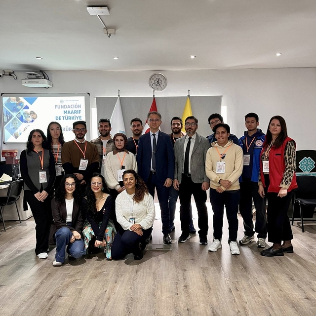 Eskişehirli gençlerden Kolombiya'da kültürel buluşma