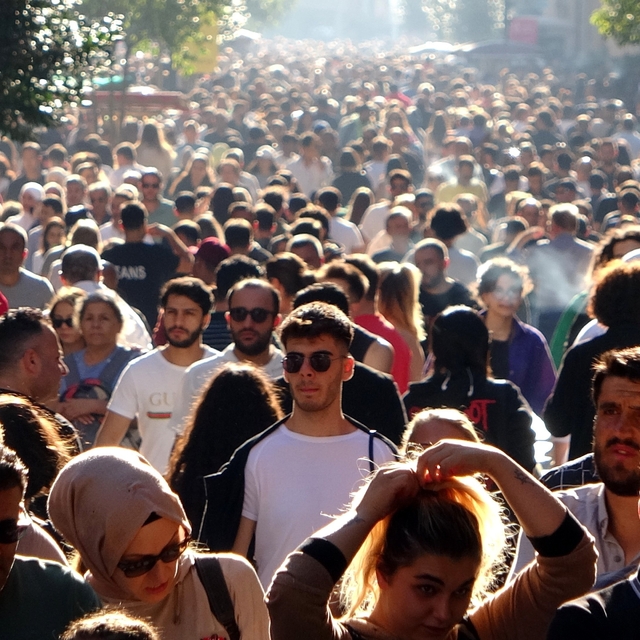 İstihdam oranı yüzde 49,0, işgücüne katılım yüzde 53,5 olarak açıklandı