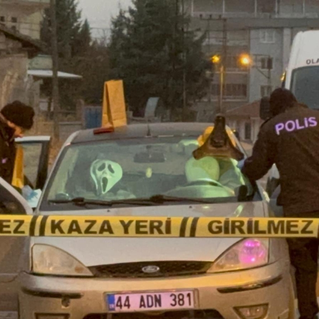 Otomobilde tartıştığı arkadaşını silahla yaraladı