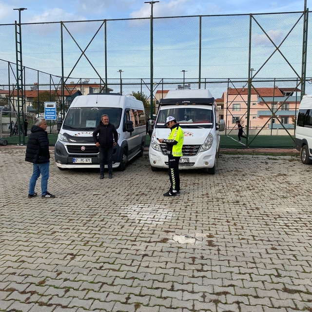 Ayvacık'ta Okul Çevreleri ve Okul Servisleri Denetlendi