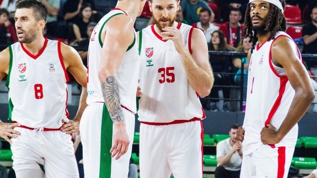 Karşıyaka basketbolda çöktü