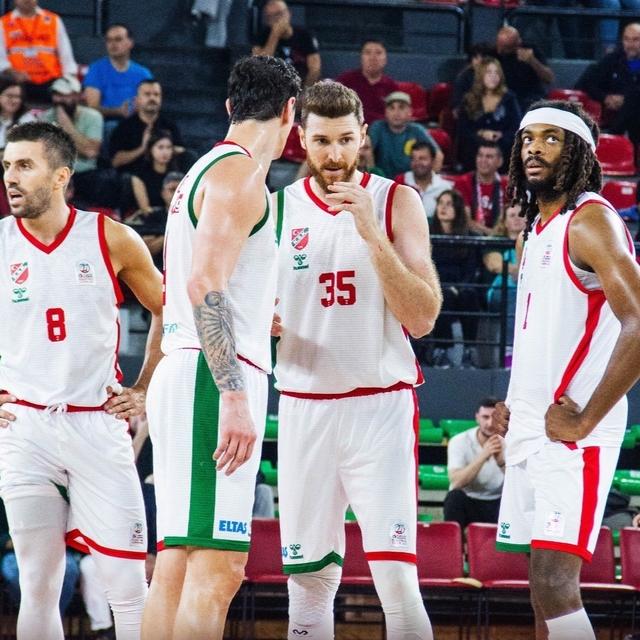 Karşıyaka basketbolda çöktü