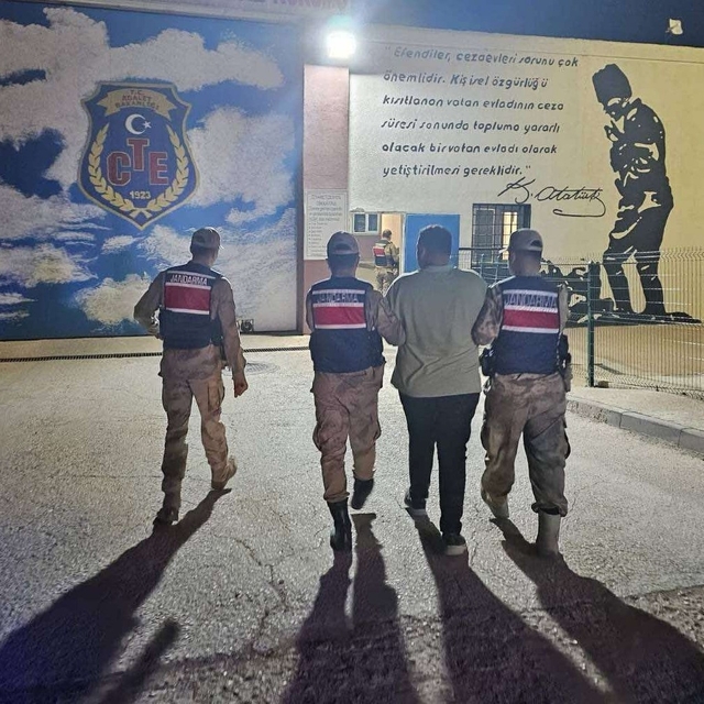 Gaziantep'te arazi anlaşmazlığı nedeniyle husumetlisini yaralayan şahıs tut...