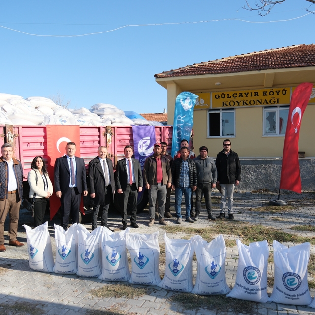 Kırsalda tarıma büyük destek
Sivrihisar'da belediyeye ait tarım arazilerind...