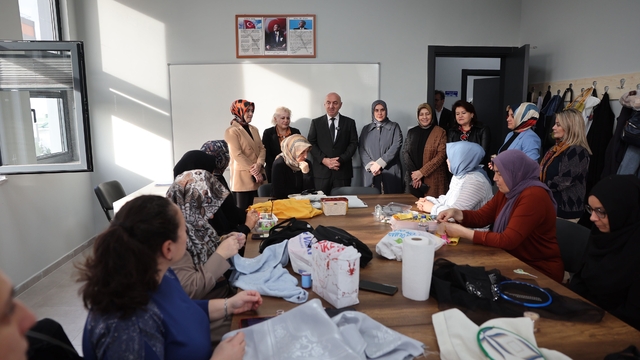 Darıca'da anneler ve çocukları aynı çatı altında eğitim görüyor