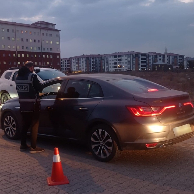 Kars'ta öğrenci yurtları polise emanet