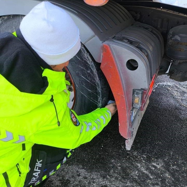 Erzincan'da zorunlu kış lastiği denetimi yapıldı