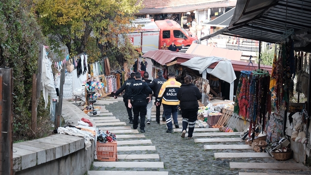 Kalede intihar girişiminde bulunan şahsı polis ikna etti