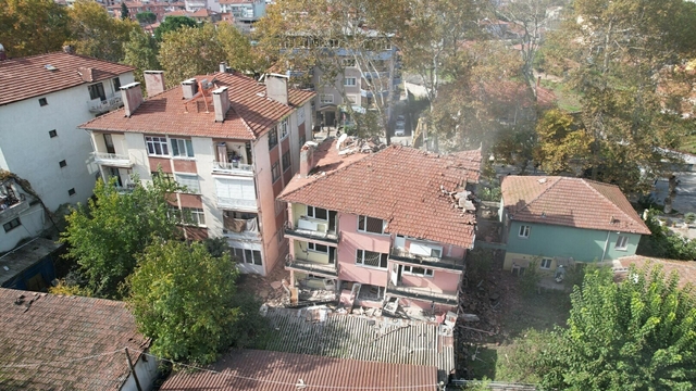 'Sındırgı'da hasarın büyümesinde zemin koşulları ve yapı tipi belirleyici oldu'