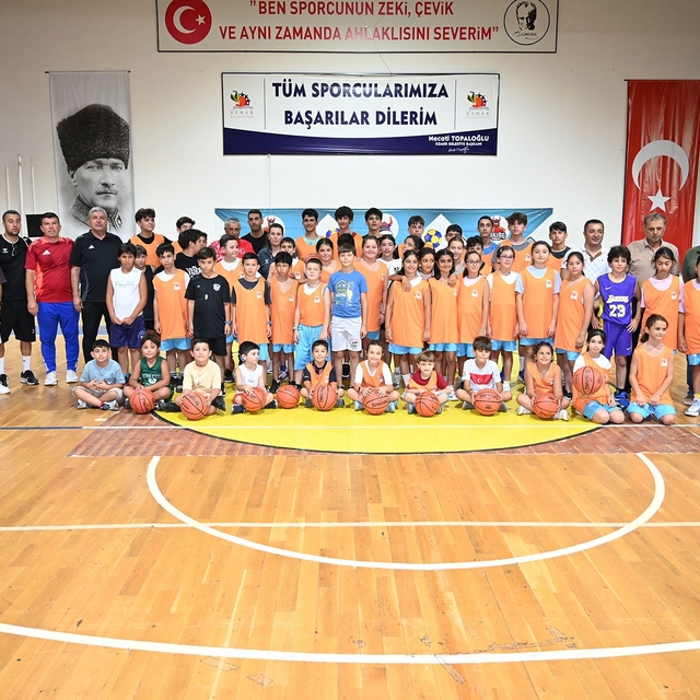 Kemer Belediyesi çocukları ve gençleri sporla buluşturmaya devam ediyor