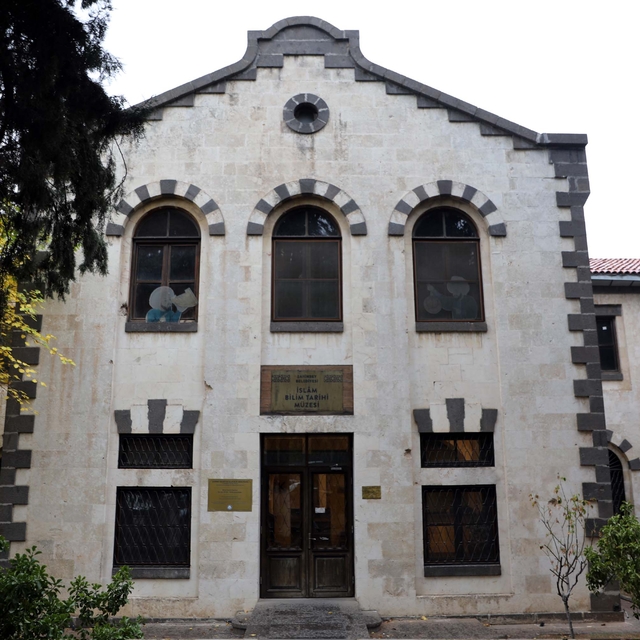 Misyonerlik için inşa edilen yapı, 'İslam Bilim Tarihi Müzesi' olarak hizme...