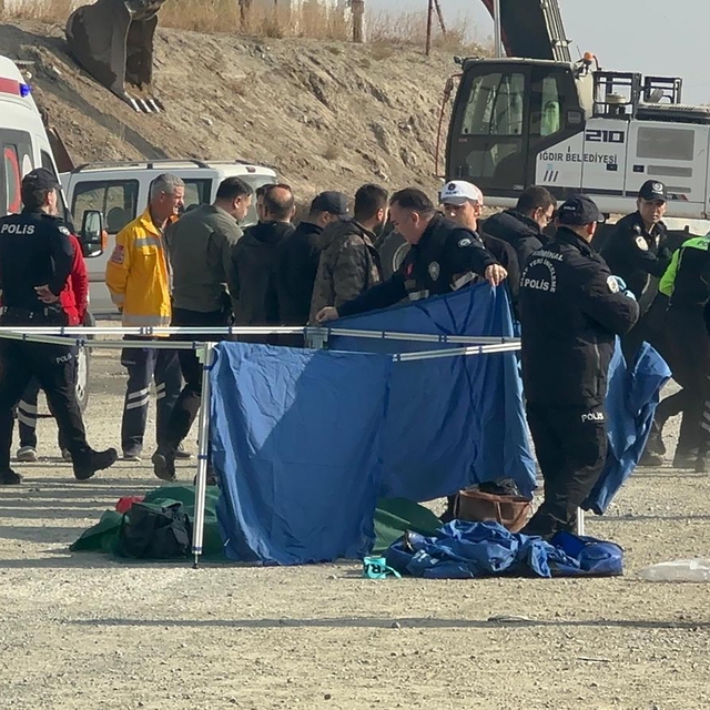 Iğdır'da çöp kamyonunun çarptığı 5 çocuk annesi öldü