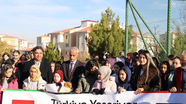 Gölbaşı'nda "Türkiye Yeşeriyor, Gazze Güçleniyor Projesi" kapsamında fidan dikildi