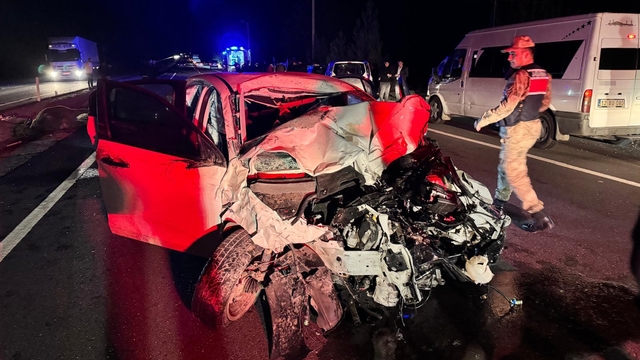 Batman'da zincirleme trafik kazası: 5 kişi yaralandı, 2 büyükbaş hayvan telef oldu