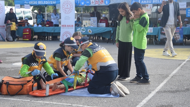 Aksu'da "Sağlıklı Çocuk, Sağlıklı Gelecek" programı ilgi gördü