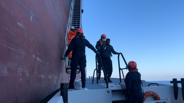Bozcaada açıklarında tankerde elinden yaralanan personelin tıbbi tahliyesi gerçekleştirildi