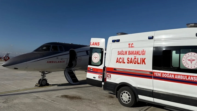 Van'da kalp hastası bebek, uçak ambulansla İstanbul'a sevk edildi