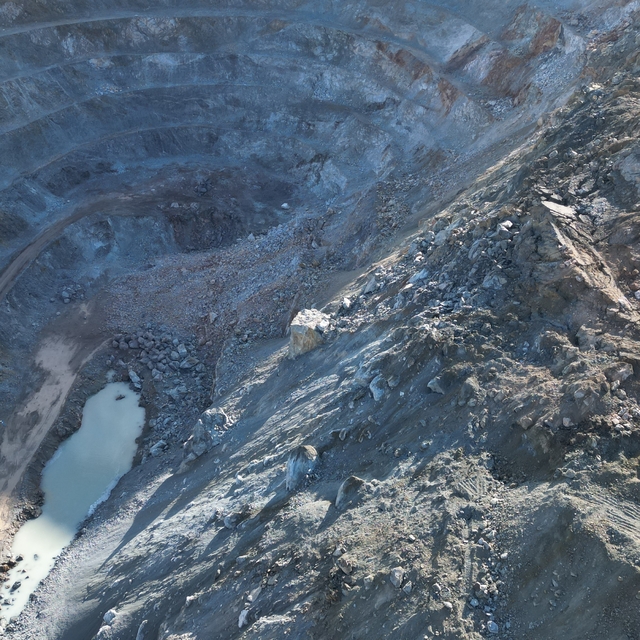 Sivas'ta göçük altında kalan şantiye müdürü aranıyor (2)