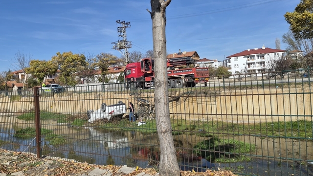 Yozgat'ta devrilen otomobilin sürücüsü yaralandı