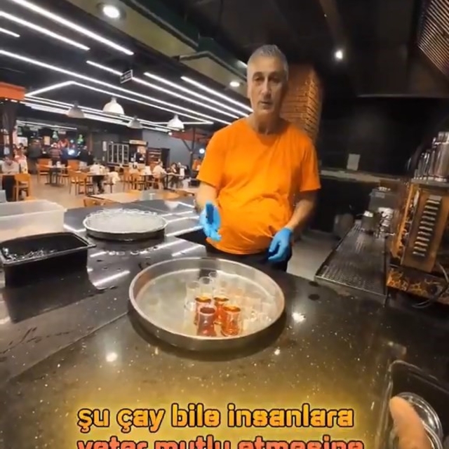 Köfteci Yusuf'ta kuryelerin yüzünü güldüren sıcak jest