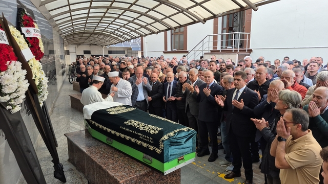 Şahin, son yolculuğuna uğurlandı